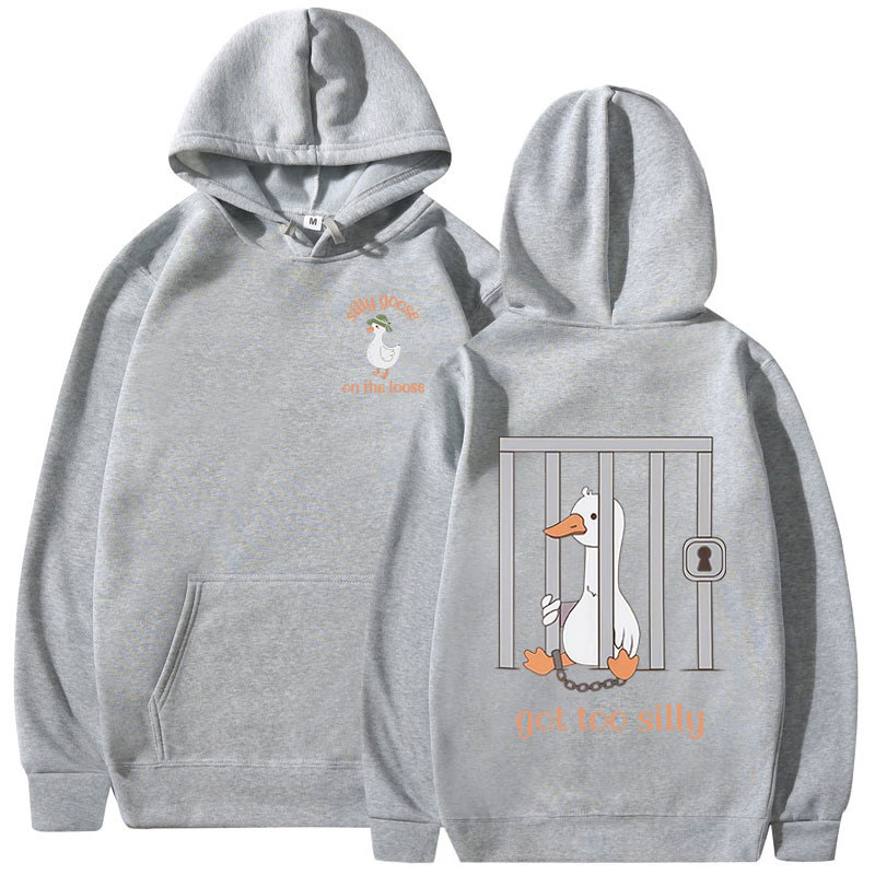 Silly Goose on The Loose Hoodi - Winter Clothing Meme recensione e prezzo